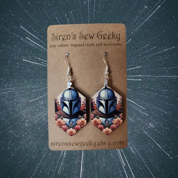 Din Djarin the Mandalorian Star Wars Earrings - Picture 1 of 2